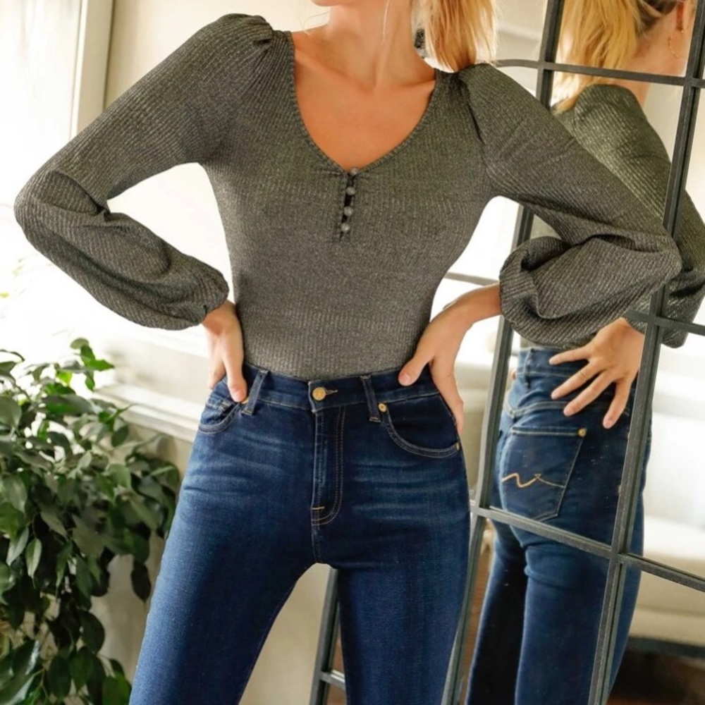 Long sleeve gray blouse